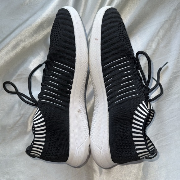 Danskin Energy Black White Sneakers Lightweight Stretch Knit Upper Size 9.5 - Picture 8 of 11